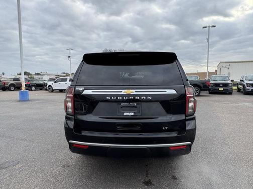 2024 Chevrolet Suburban LT