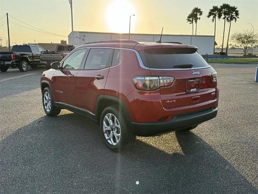 2025 Jeep Compass LATITUDE