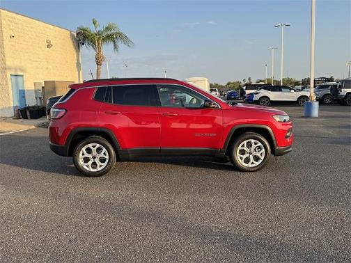 2025 Jeep Compass LATITUDE