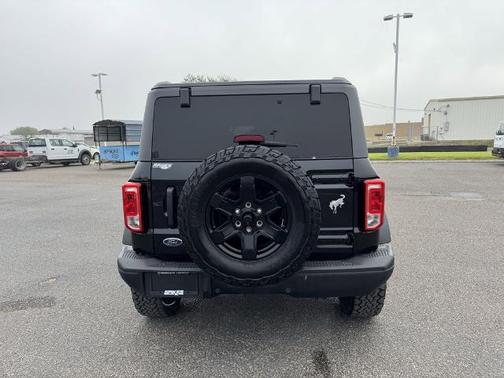 SHADOW BLACK 2024 Ford Bronco BLACK DIAMOND