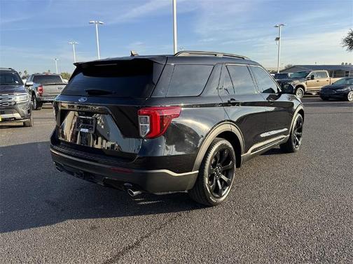 2024 Ford Explorer ST-LINE