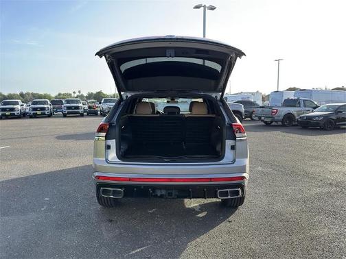 2024 Volkswagen Atlas Cross Sport 2.0T SEL R-LINE