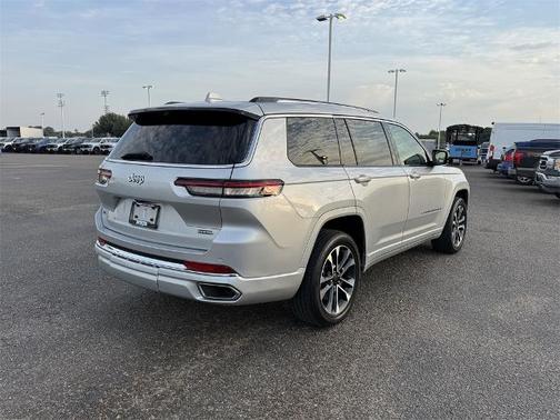 2022 Jeep Grand Cherokee OVERLAND