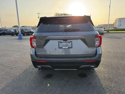 CARBONIZED GRAY METALLIC 2023 Ford Explorer XLT