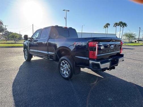 2023 Ford F-350 LARIAT SUPER DUTY