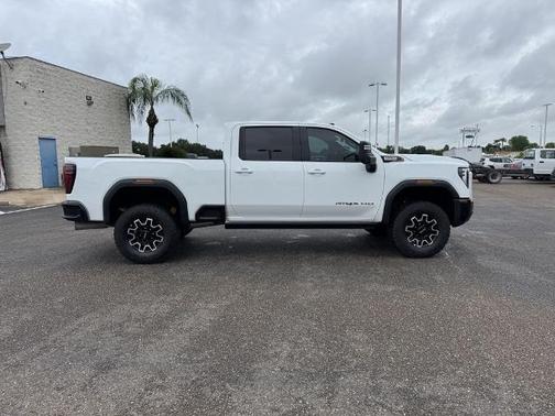 Summit White 2024 GMC Sierra 1500 AT4X