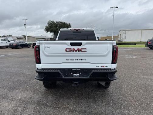 Summit White 2024 GMC Sierra 1500 AT4X