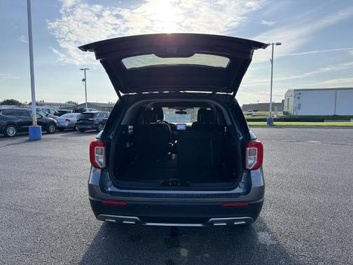 CARBONIZED GRAY METALLIC 2022 Ford Explorer XLT