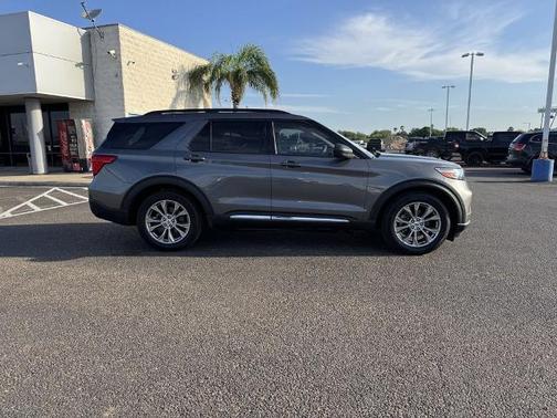 CARBONIZED GRAY METALLIC 2022 Ford Explorer XLT