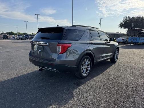 CARBONIZED GRAY METALLIC 2022 Ford Explorer XLT