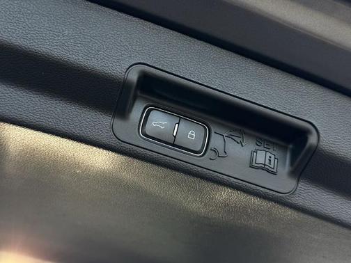 CARBONIZED GRAY METALLIC 2022 Ford Explorer XLT