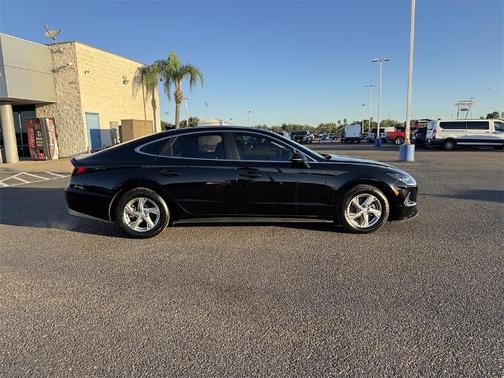 2023 Hyundai SONATA SE