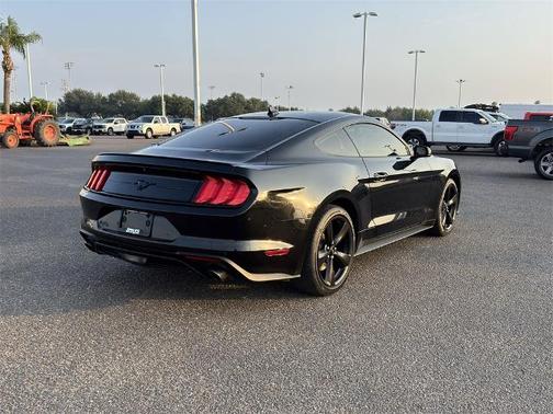 2022 Ford Mustang ECOBOOST PREMIUM