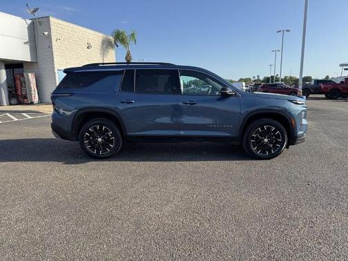 Lakeshore Blue Metallic 2025 Chevrolet Traverse LT