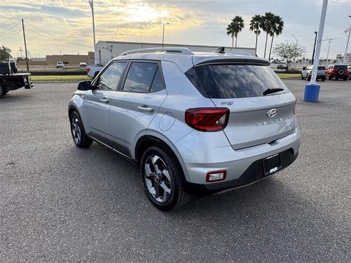 2022 Hyundai VENUE SEL