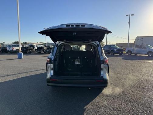 2021 Toyota Sienna LE 8 PASSENGER