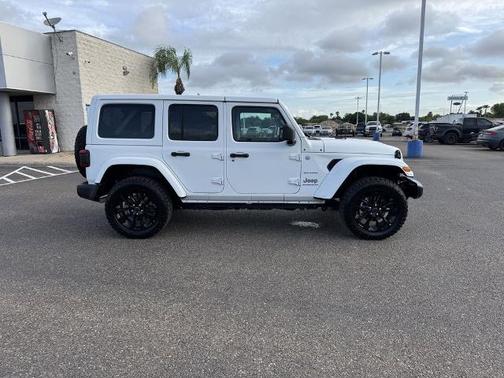Bright White Clearcoat 2024 Jeep Wrangler SAHARA