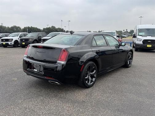 2023 Chrysler 300 TOURING L