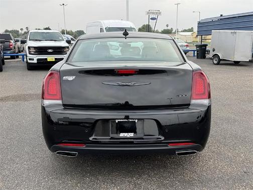 2023 Chrysler 300 TOURING L