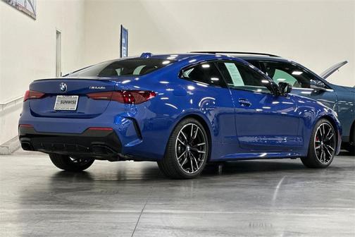 2025 BMW M440 i