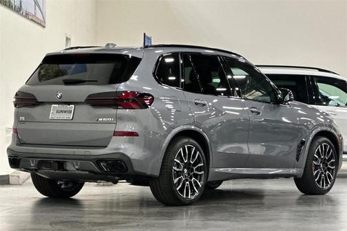 2026 BMW X5 M60i