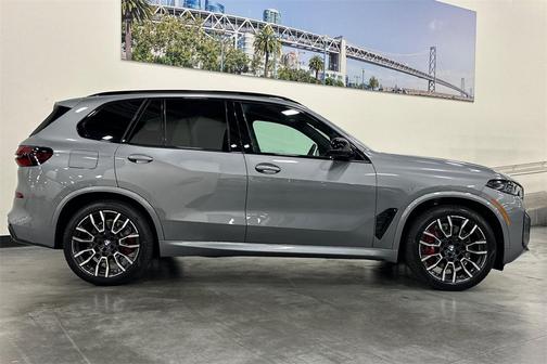 2026 BMW X5 M60i