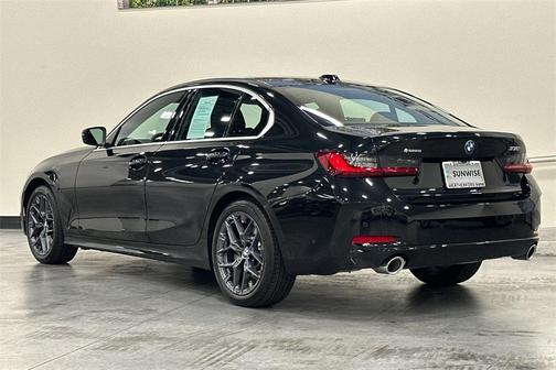 2025 BMW 330 i