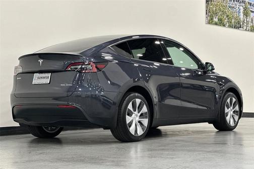 2024 Tesla Model Y Long Range Dual Motor All-Wheel Drive