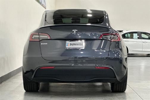 2024 Tesla Model Y Long Range Dual Motor All-Wheel Drive