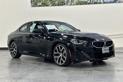 2024 BMW 230 i