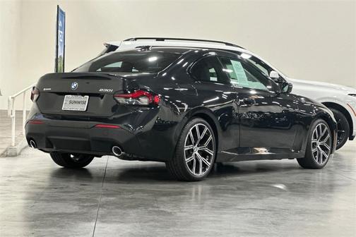 2024 BMW 230 i