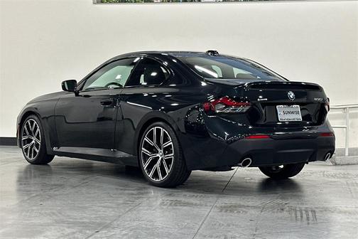 2024 BMW 230 i