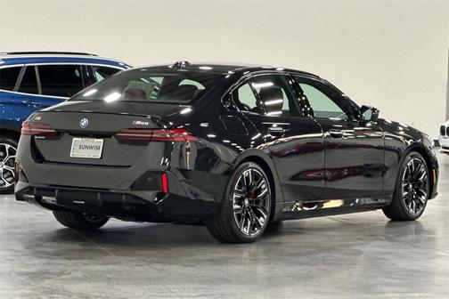 2025 BMW i5 M60