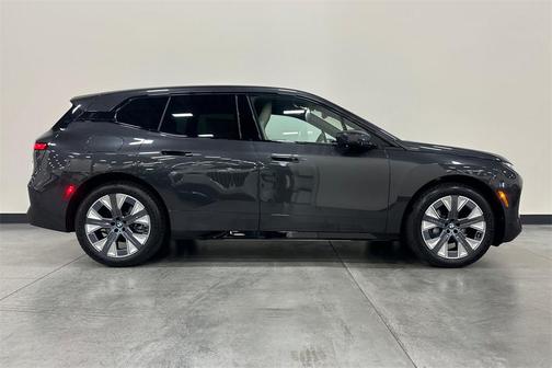 2026 BMW iX xDrive45