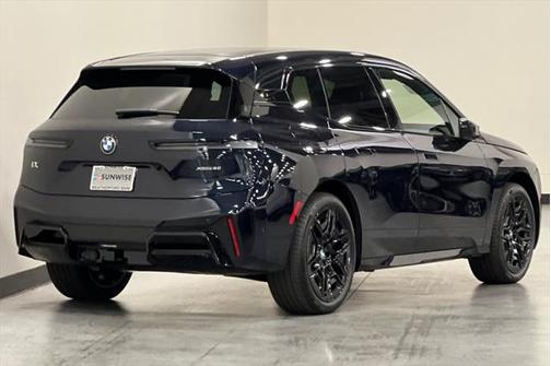 2026 BMW iX xDrive60
