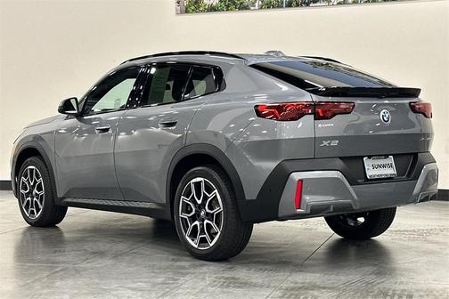 2025 BMW X2 xDrive28i