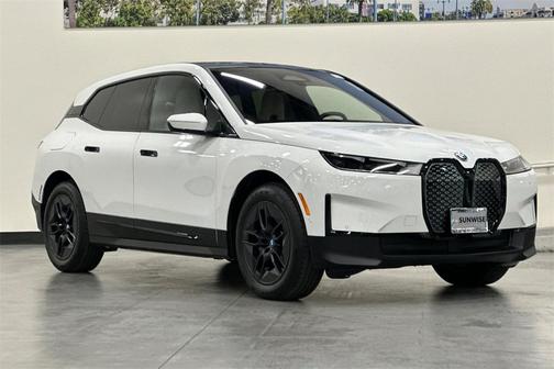 2025 BMW iX xDrive50