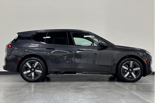 2026 BMW iX xDrive45