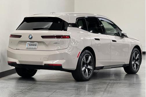 2026 BMW iX xDrive45
