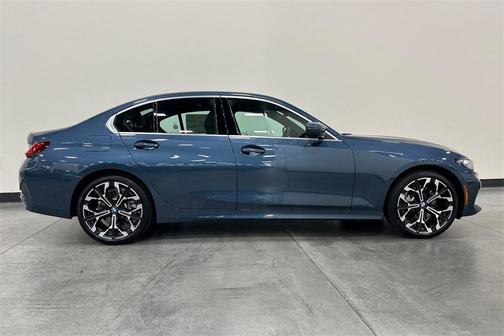 2025 BMW 330 i
