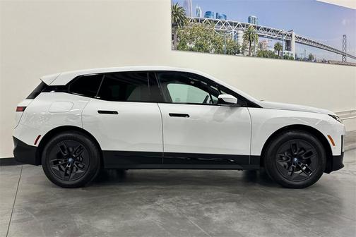 2025 BMW iX xDrive50