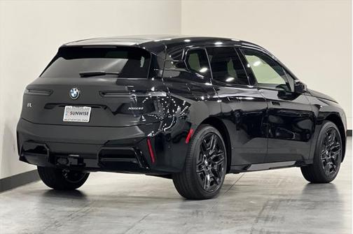 2026 BMW iX xDrive60