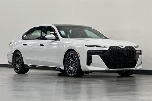 2025 BMW 740 xDrive