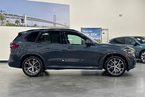 2022 BMW X5 M50i