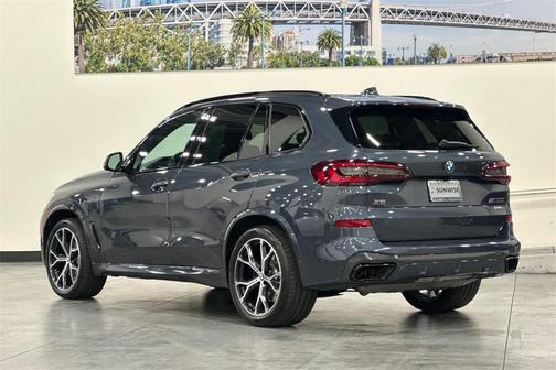 2022 BMW X5 M50i