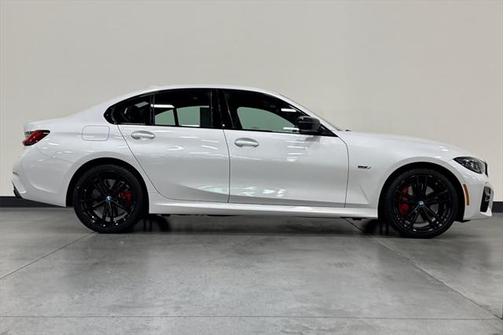 2022 BMW 330e Base