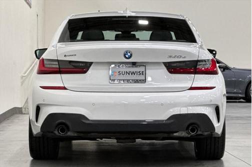 2022 BMW 330e Base