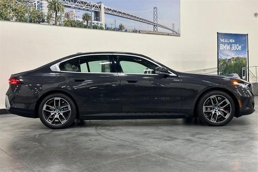 2025 BMW i5 xDrive40