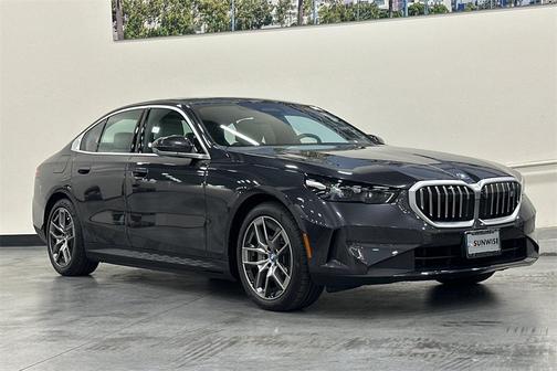 2025 BMW i5 xDrive40