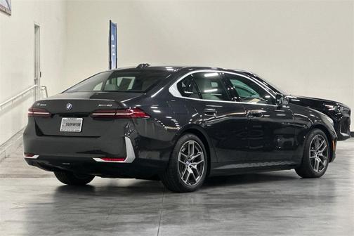 2025 BMW i5 xDrive40